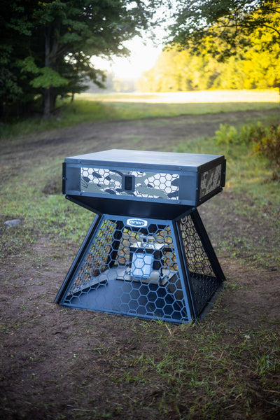 Load image into Gallery viewer, 1050lbs - Orion Modular Stand and Fill Deer Feeder