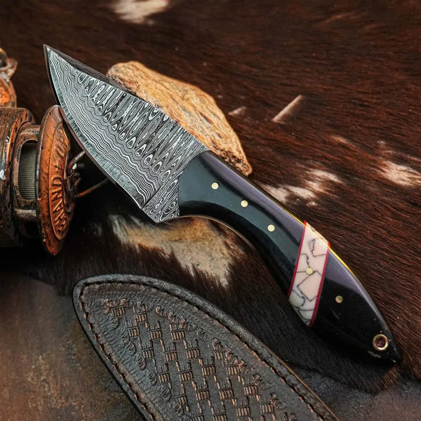 Load image into Gallery viewer, 7.8" Handmade Damascus Bushcraft Knife – Full Tang Resin Handle & Sheath