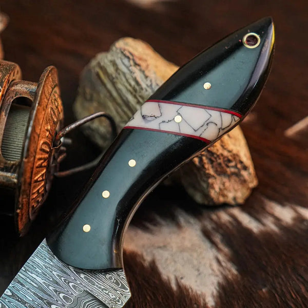 Load image into Gallery viewer, 7.8" Handmade Damascus Bushcraft Knife – Full Tang Resin Handle & Sheath