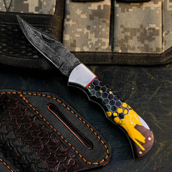 Load image into Gallery viewer, Damascus San Mai Hunting Knife with Wood & Resin Handle