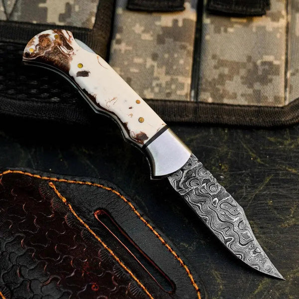 Load image into Gallery viewer, Damascus San Mai Pocket Knife with Resin Handle