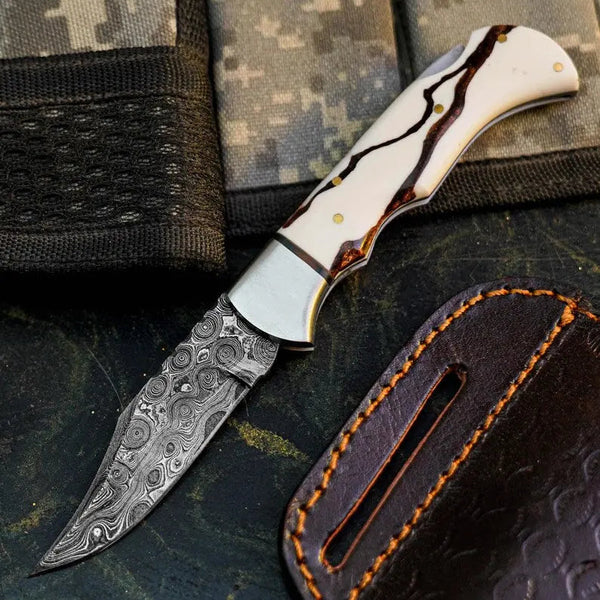 Load image into Gallery viewer, Damascus San Mai Hunting Knife with Resin Handle