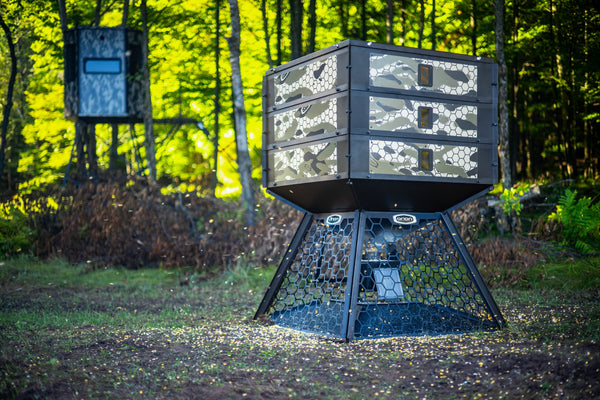 Load image into Gallery viewer, 1050lbs - Orion Modular Stand and Fill Deer Feeder
