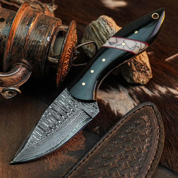 Load image into Gallery viewer, 7.8" Handmade Damascus Bushcraft Knife – Full Tang Resin Handle &amp; Sheath
