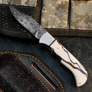 Damascus San Mai Hunting Knife with Resin Handle