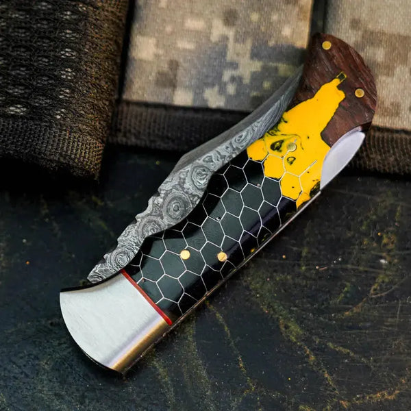 Load image into Gallery viewer, Damascus San Mai Hunting Knife with Wood &amp; Resin Handle
