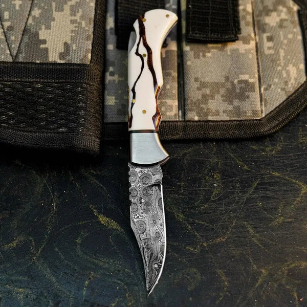 Load image into Gallery viewer, Damascus San Mai Hunting Knife with Resin Handle
