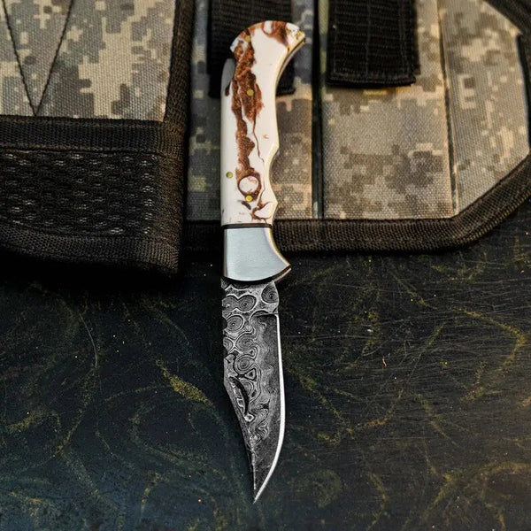 Load image into Gallery viewer, Damascus San Mai Pocket Knife with Resin Handle
